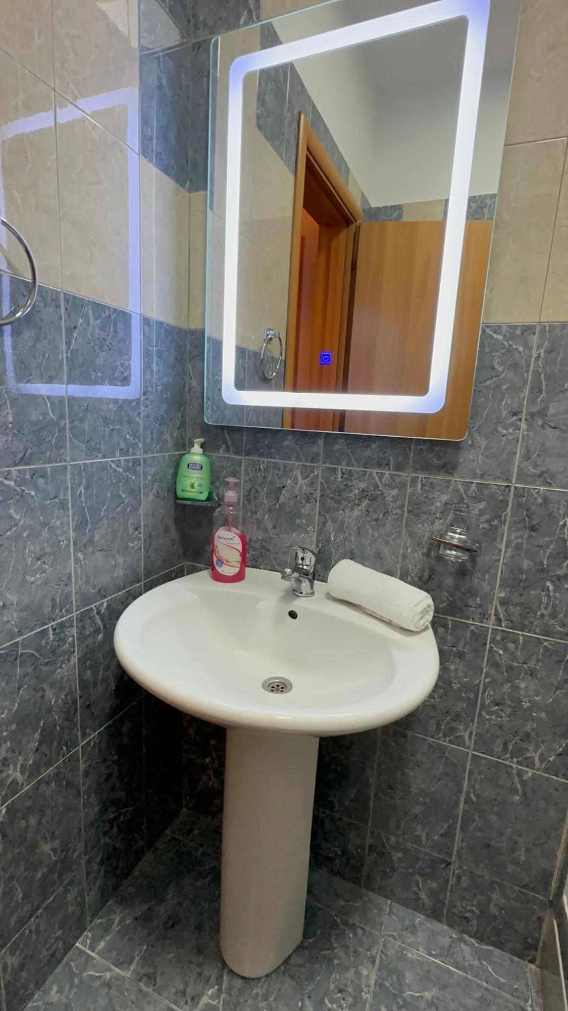 Dioras Apartment. 地拉那 外观 照片